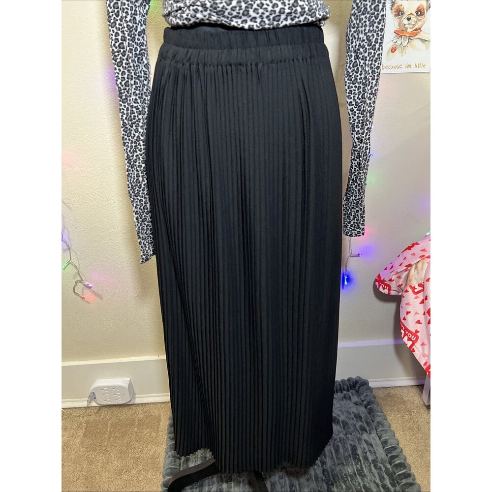 Women’s Black Pleated Midi Skirt S - Picture 2 of 3